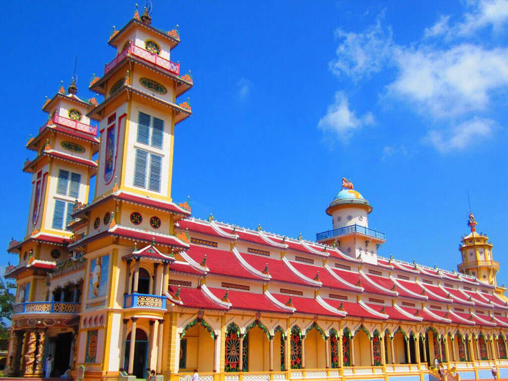 ST03: CHARMFUL 5 DAYS VIETNAM PACKAGE