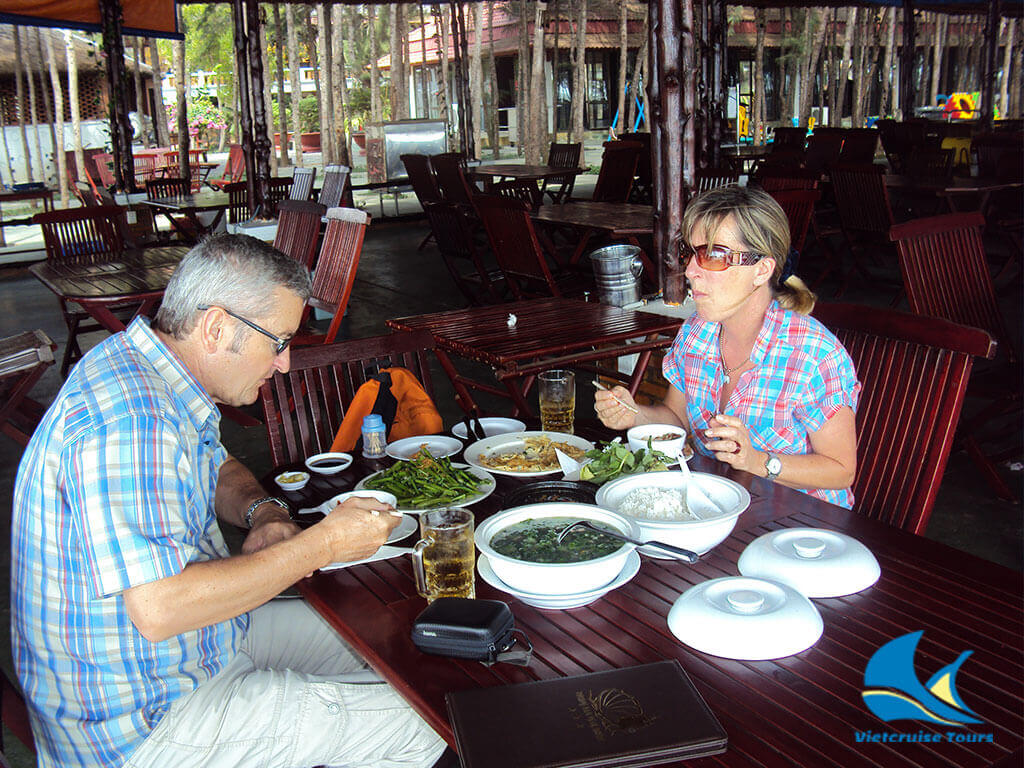 ST03: CHARMFUL 5 DAYS VIETNAM PACKAGE
