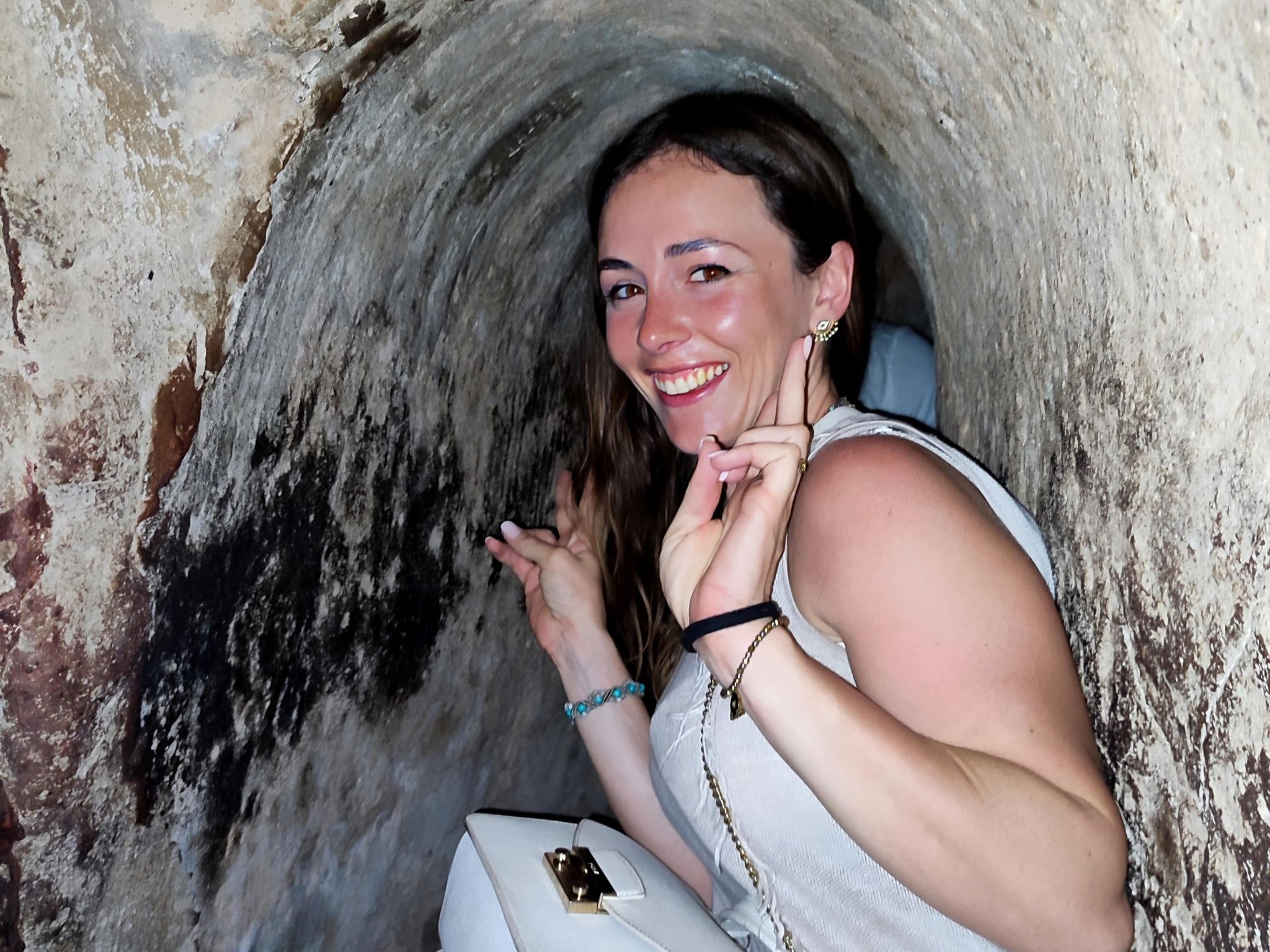 SG06: CAO DAI TEMPLE & CUCHI TUNNEL DAY TOUR