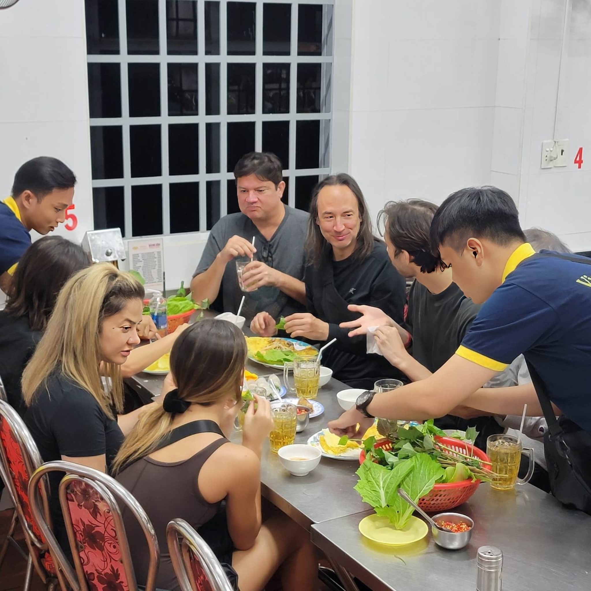 SG18: TASTING UNIQUE FOODS & DRINKS - SAI GON FOOD TOUR