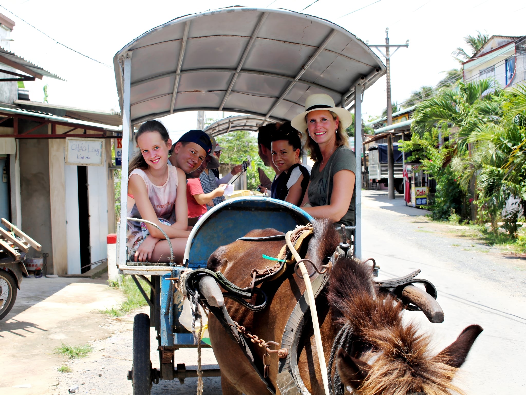 MK07: MEKONG ONE DAY TOUR - BEN TRE COCONUT KINGDOM