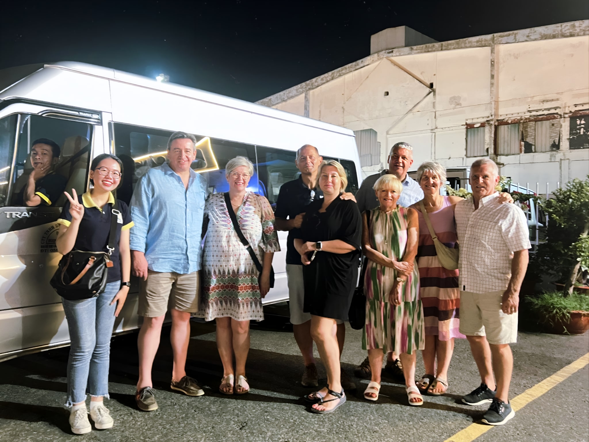 SG08:  SAIGON CRUISE DINNER - BEAUTIFUL EVENING