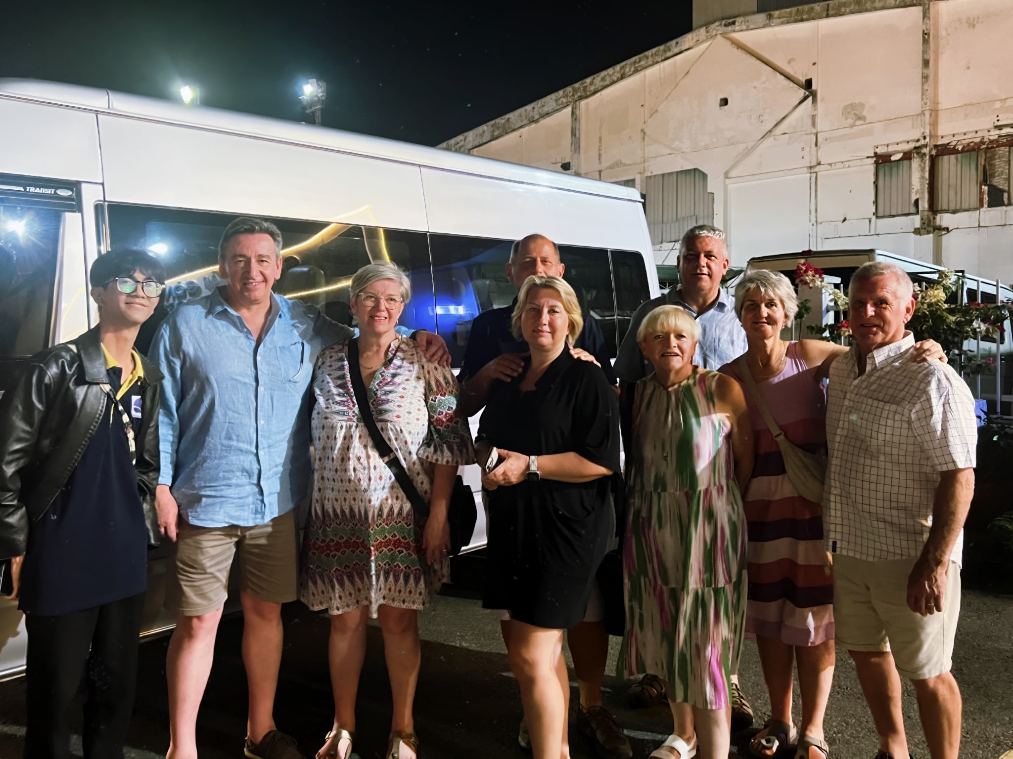 SG08:  SAIGON CRUISE DINNER - BEAUTIFUL EVENING