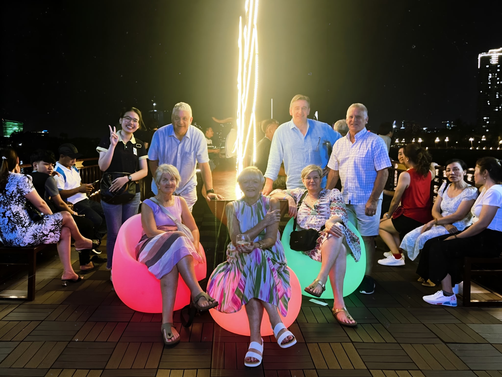 SG08:  SAIGON CRUISE DINNER - BEAUTIFUL EVENING