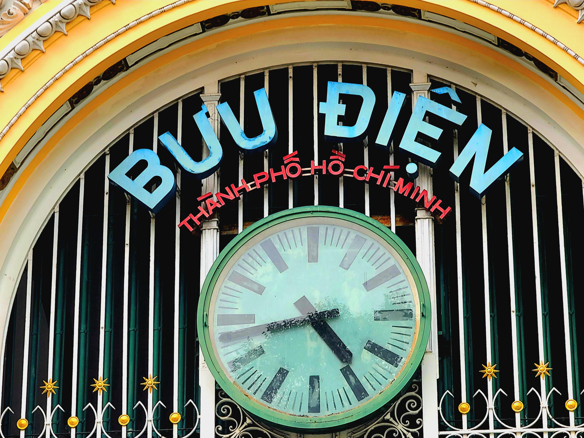 ST04: 4 DAYS VIETNAM PACKAGE TOUR FOR ASIAN PEOPLE