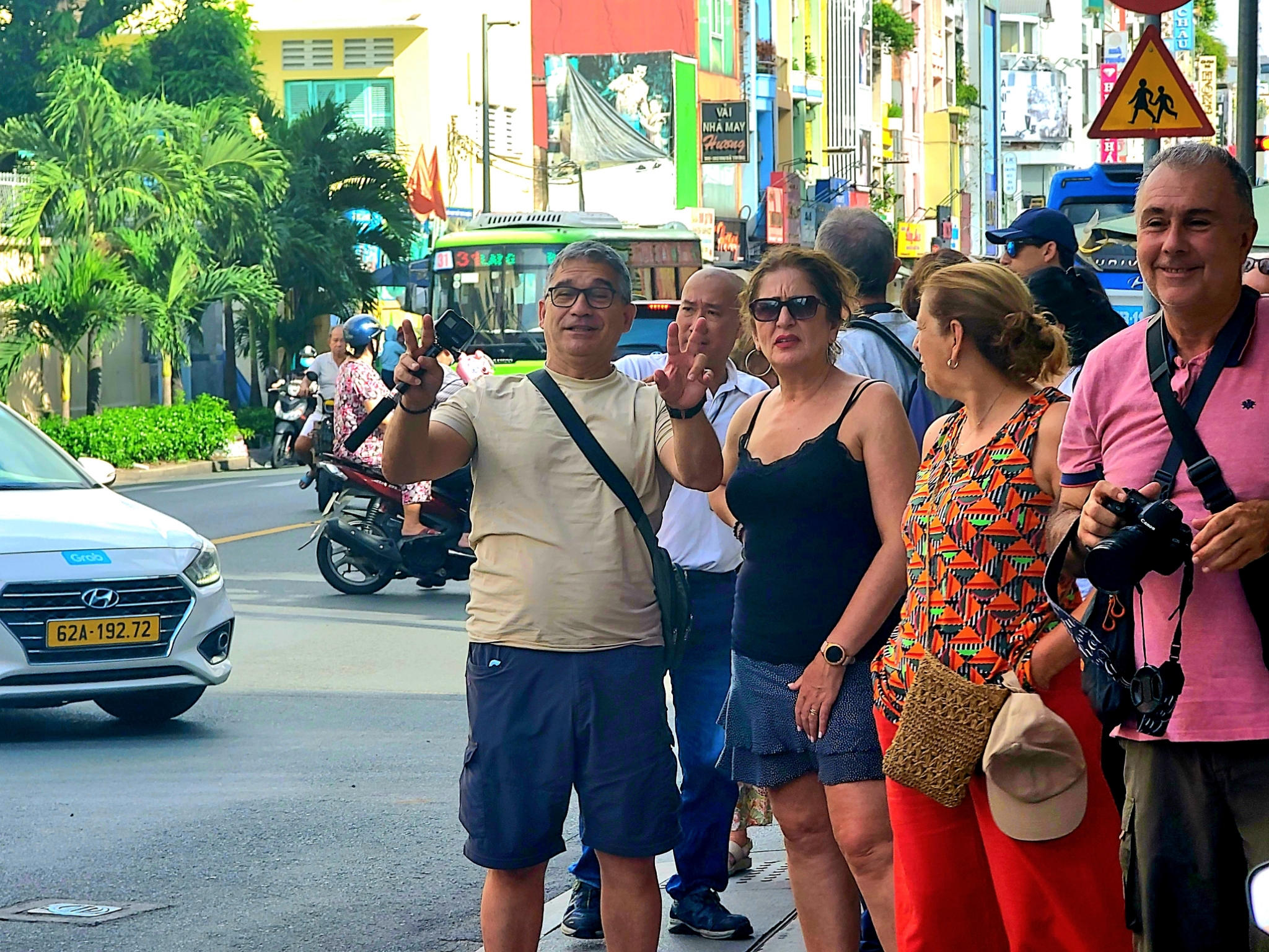 SG22: GOOD MORNING SAIGON HALF DAY CITY TOUR