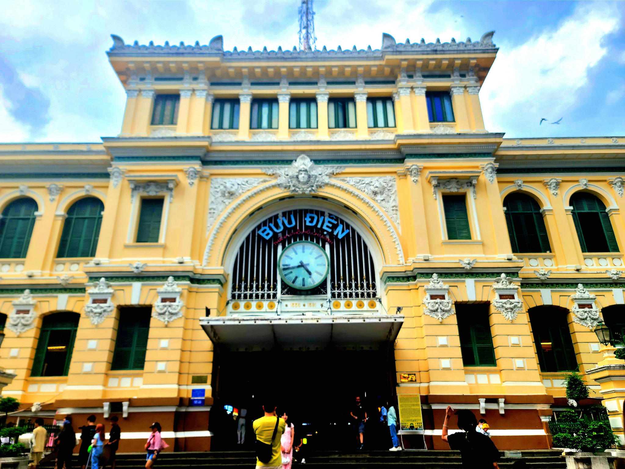 ST04: 4 DAYS VIETNAM PACKAGE TOUR FOR ASIAN PEOPLE