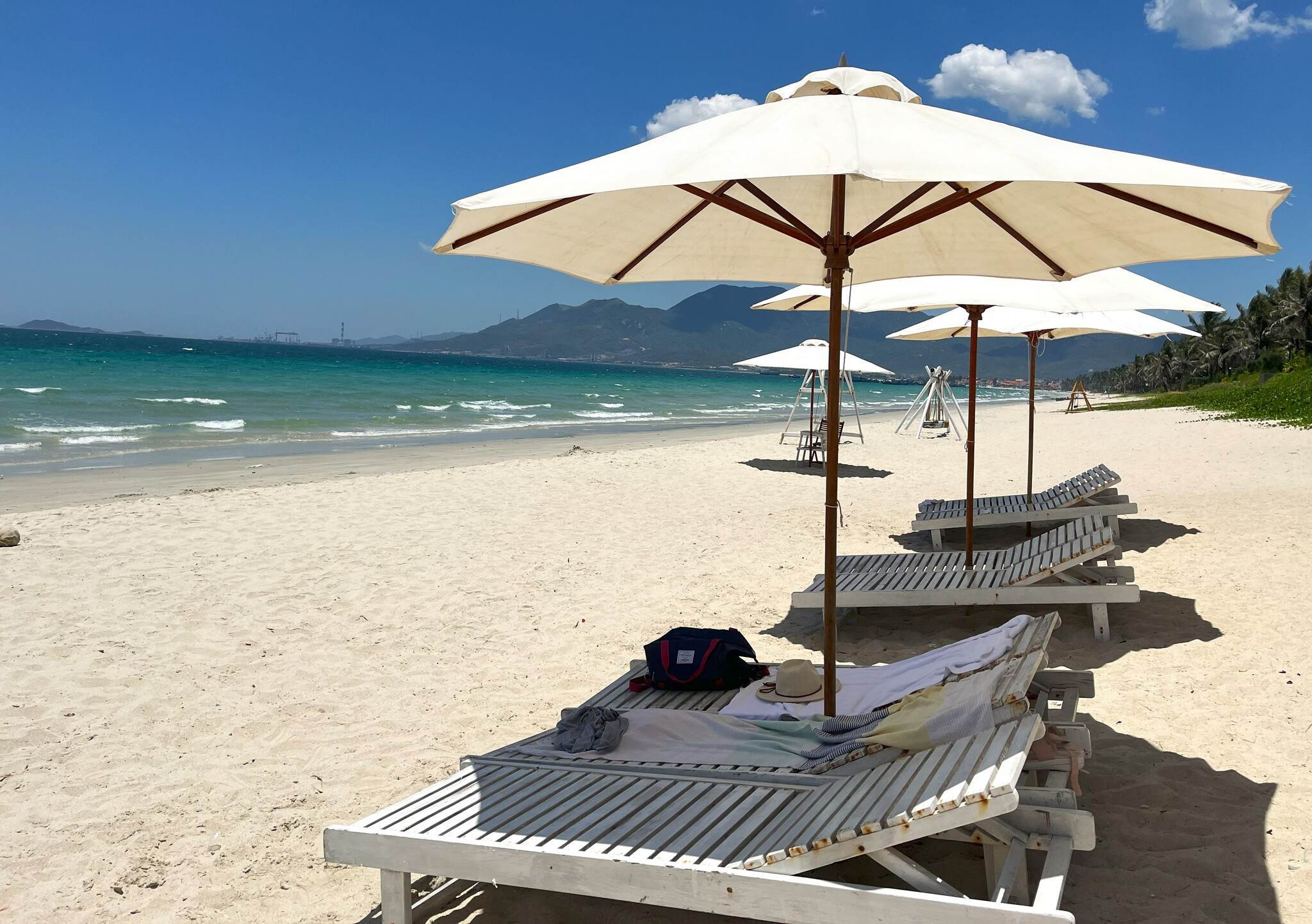 NT06: Sightseeing tours on Nha Phu bay