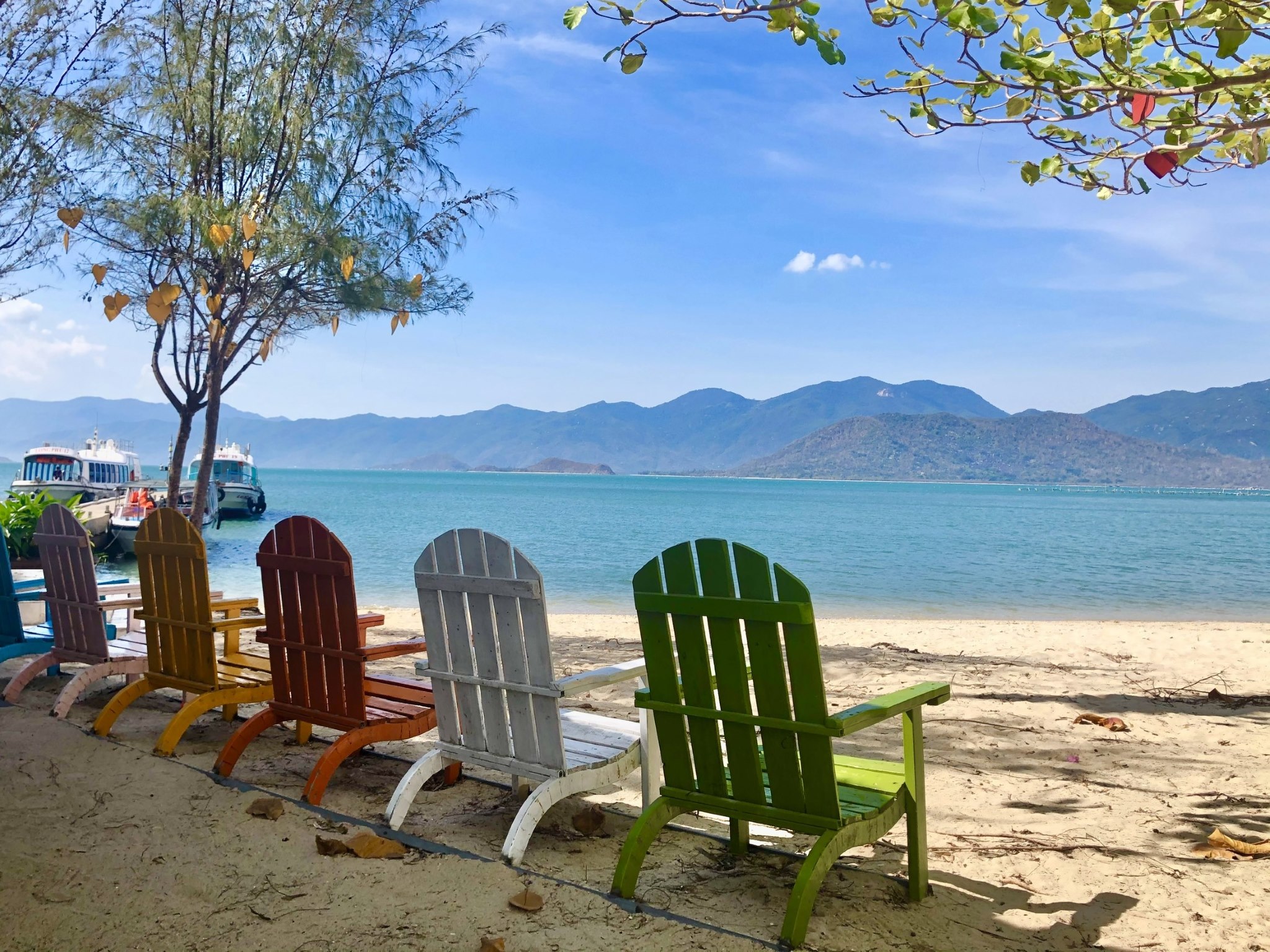 NT06: Sightseeing tours on Nha Phu bay