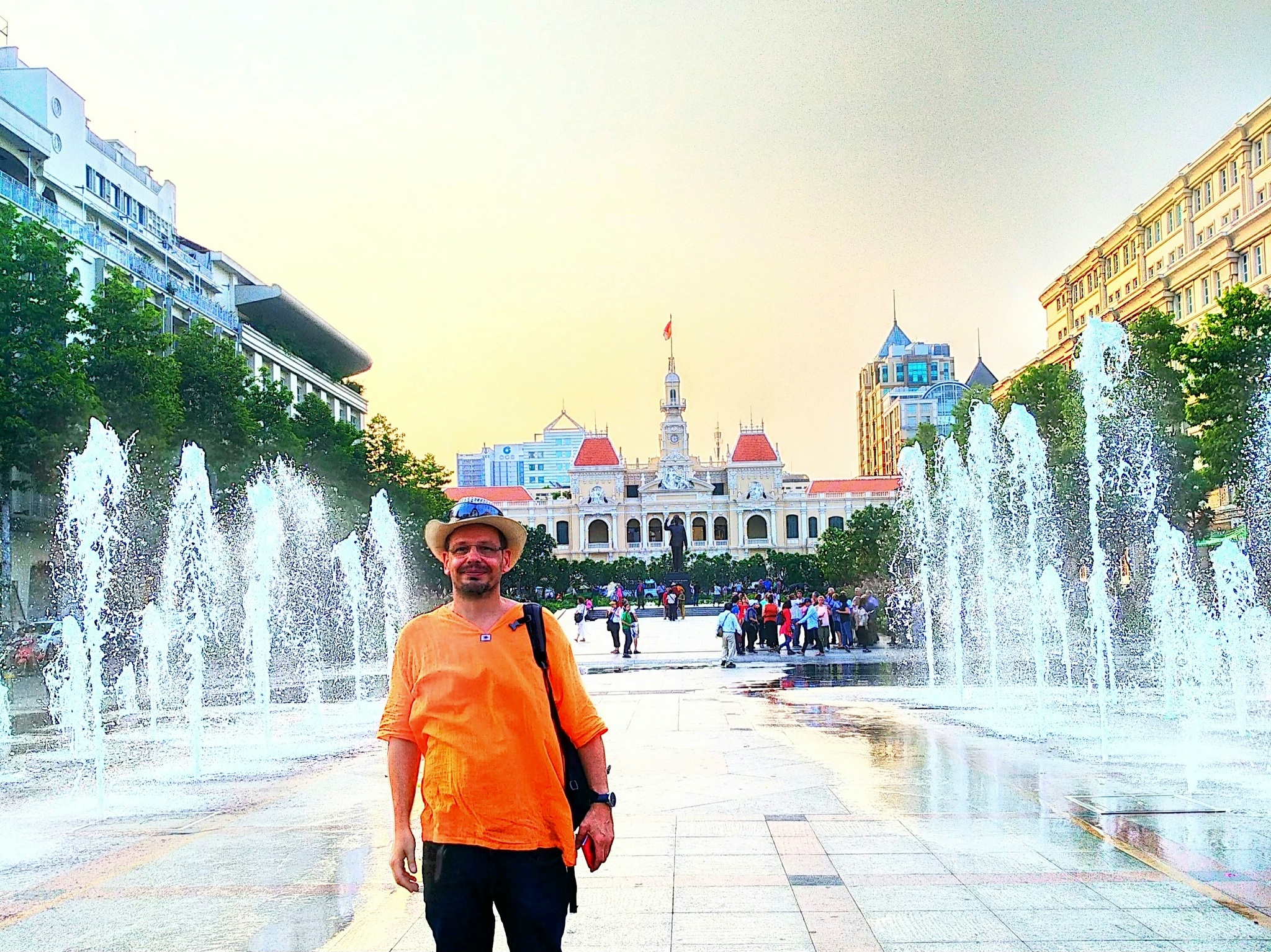 SG19: SIGHSEEING SAIGON SCOOTER TOUR