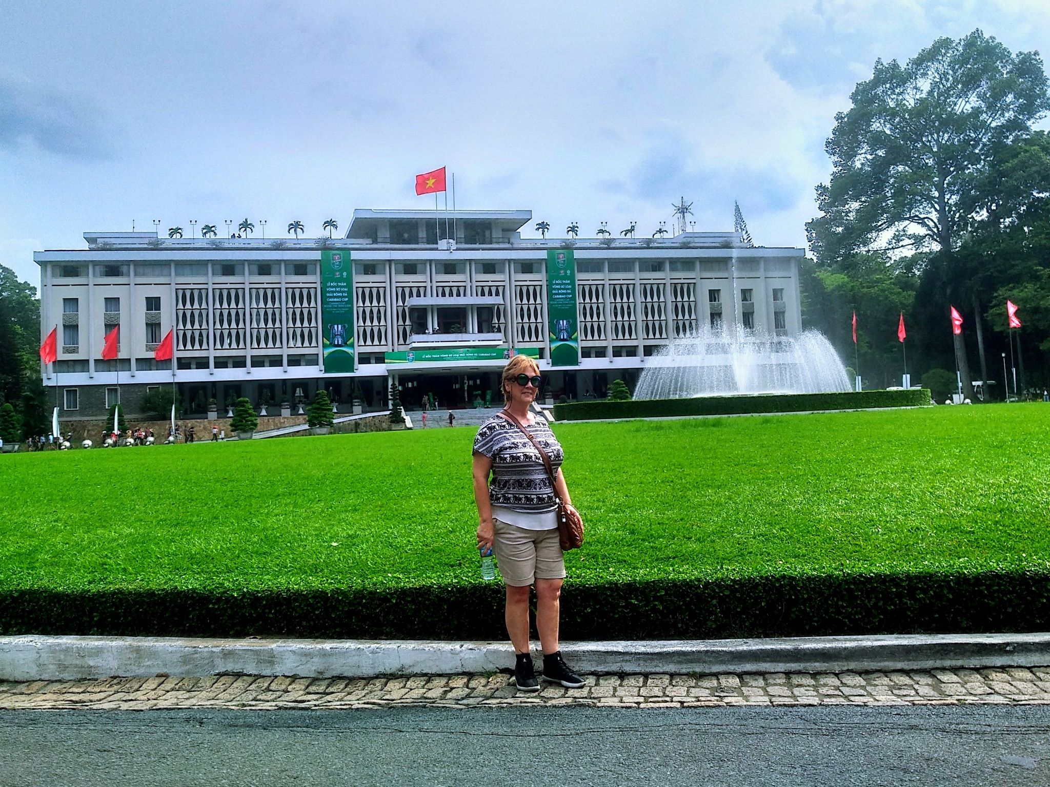 SG19: SIGHSEEING SAIGON SCOOTER TOUR